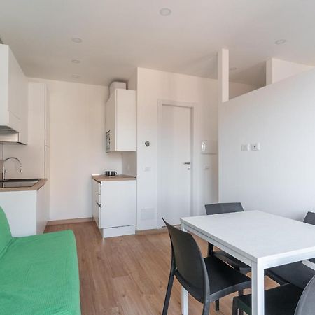 Cimiano Suite 21, New Apartment Milano Exteriör bild